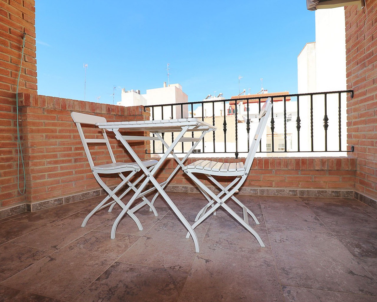 Apartamento / piso - Alquiler a largo plazo - Guardamar del Segura - 0567