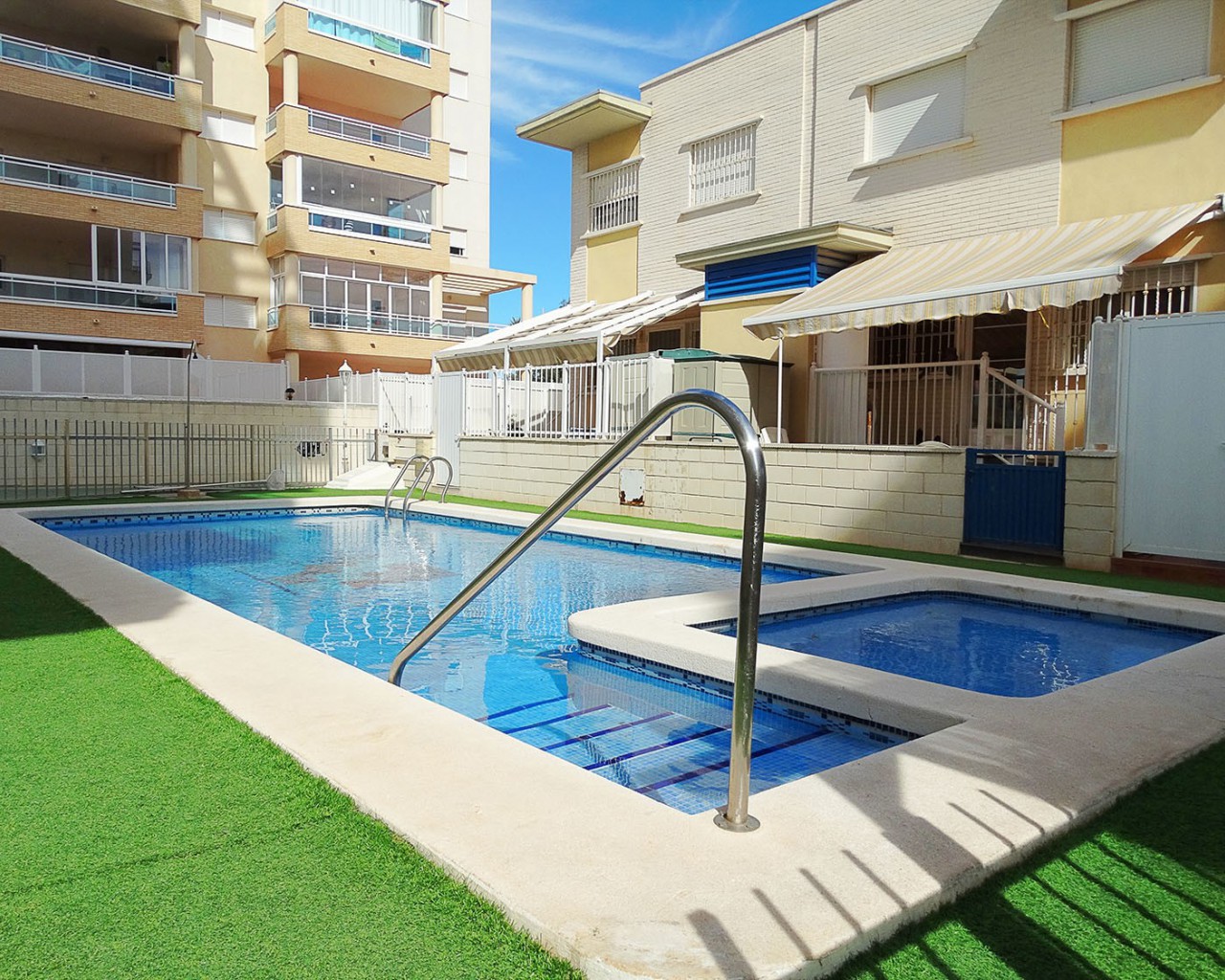 Apartamento / piso · Segunda mano · Guardamar del Segura · SUP 7