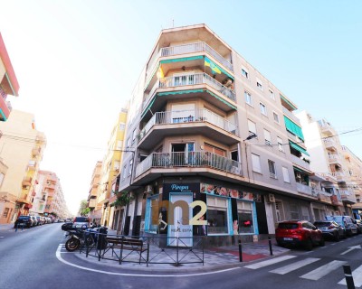 Commercial property - Sale - Torrevieja - Centro