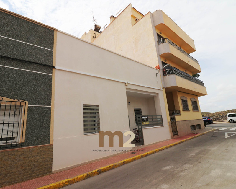 Segunda mano - Casa - Guardamar del Segura - Mercadona