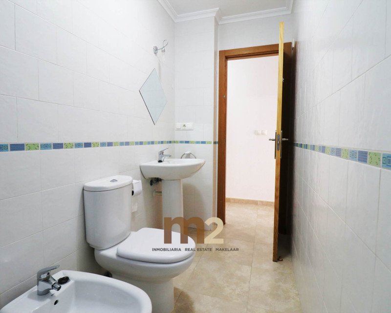 Segunda mano - Apartamento / piso - Guardamar del Segura - Mercadona