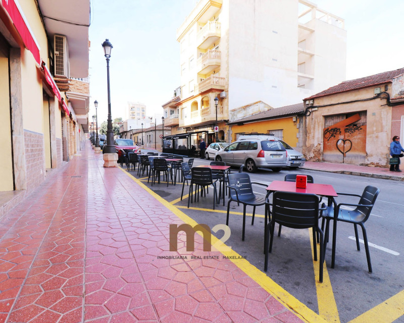Alquiler a largo plazo - Local comercial - Guardamar del Segura - Centro