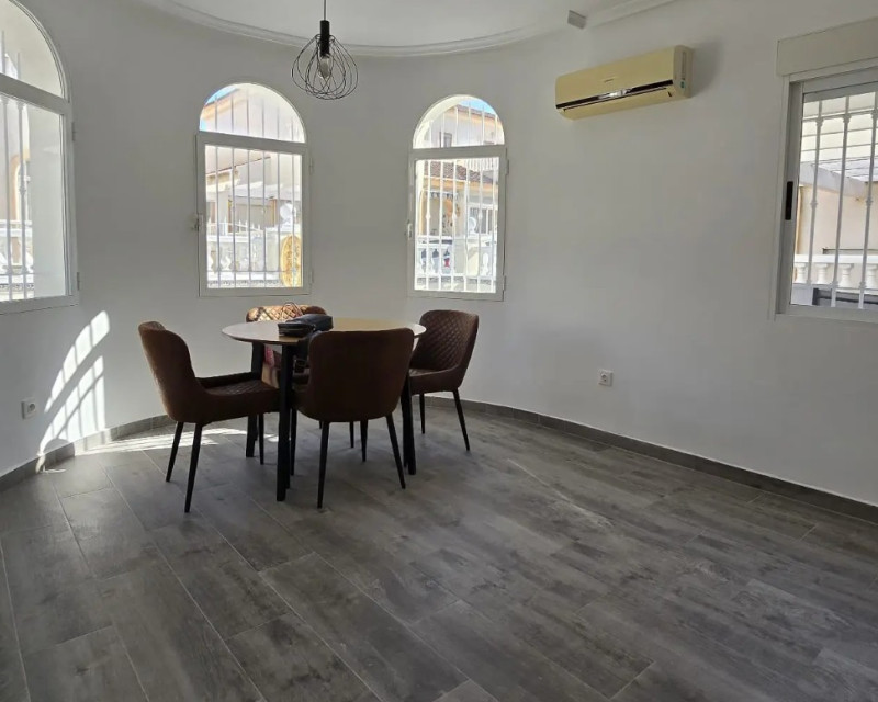 Segunda mano - Bungalow - Torrevieja - Nueva Torrevieja - Aguas Nuevas