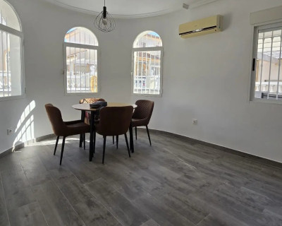 Segunda mano - Bungalow - Torrevieja - Nueva Torrevieja - Aguas Nuevas