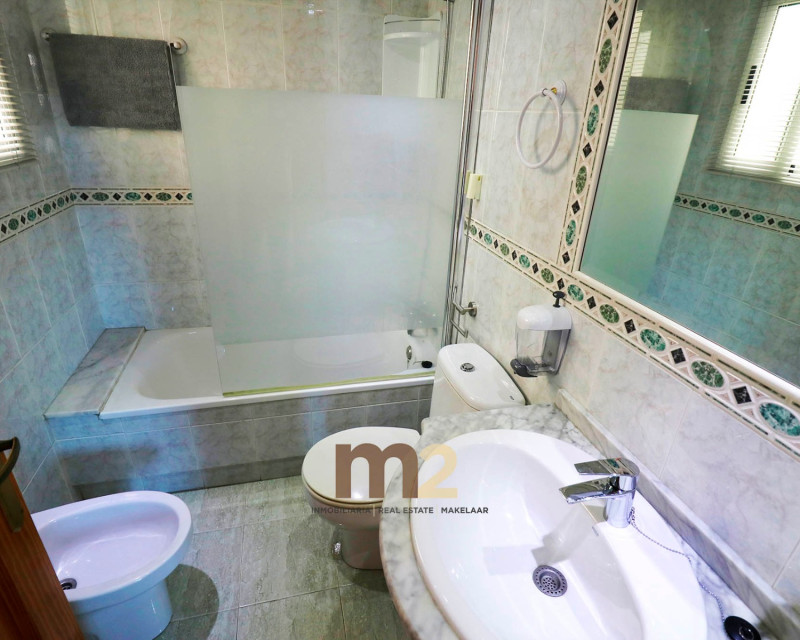 Alquiler a largo plazo - Apartamento / piso - Guardamar del Segura - Mercadona