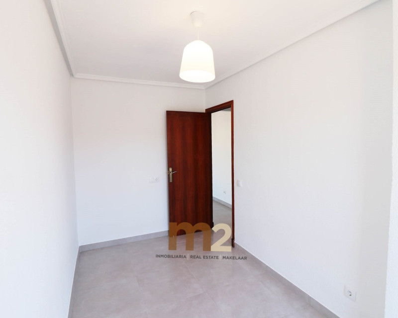Alquiler a largo plazo - Apartamento / piso - Guardamar del Segura - Mercadona