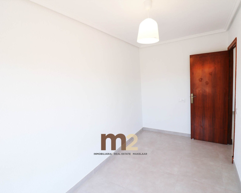 Alquiler a largo plazo - Apartamento / piso - Guardamar del Segura - Mercadona