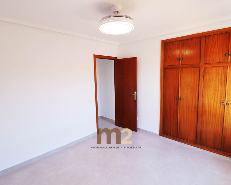 Alquiler a largo plazo - Apartamento / piso - Guardamar del Segura - Mercadona