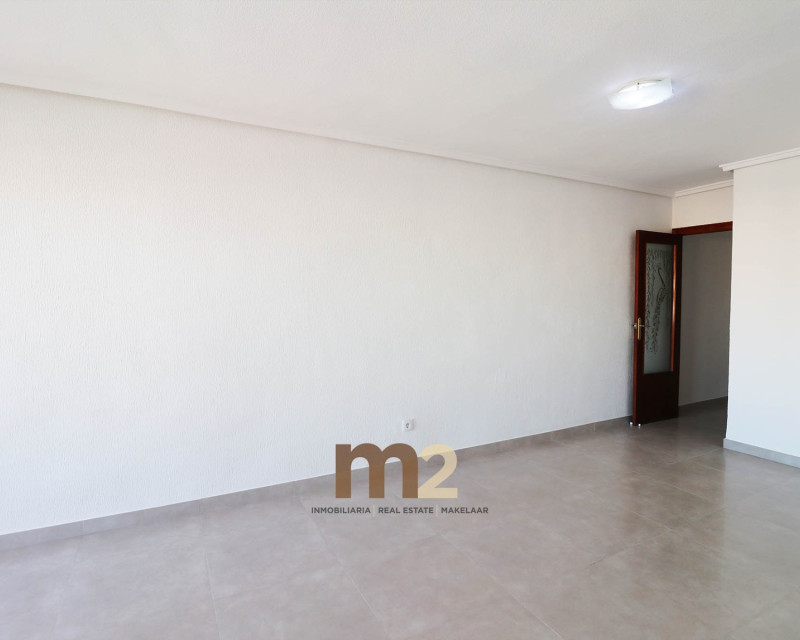 Alquiler a largo plazo - Apartamento / piso - Guardamar del Segura - Mercadona