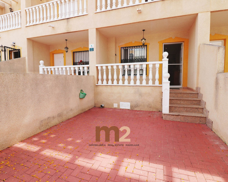 Alquiler a largo plazo - Bungalow - Guardamar del Segura - Urb. Los Estaños