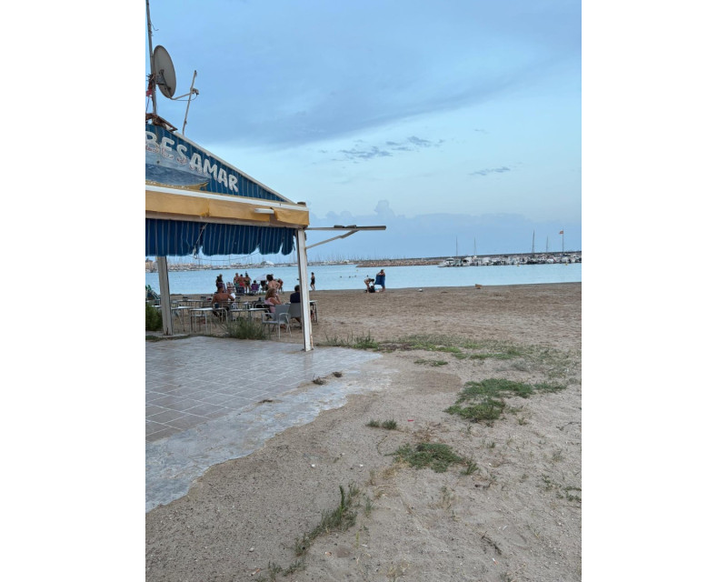 Alquiler a largo plazo - Local comercial - Torrevieja - El Acequión - Los Náufragos