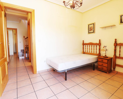 Alquiler a largo plazo - Bungalow - Guardamar del Segura - Urb. Los Estaños